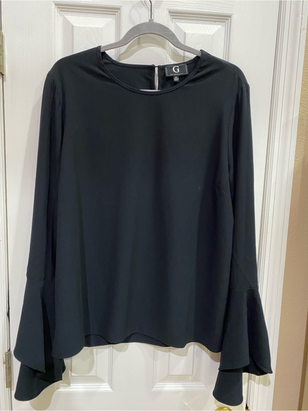 G by Giuliana Black Bell-Sleeve Blouse